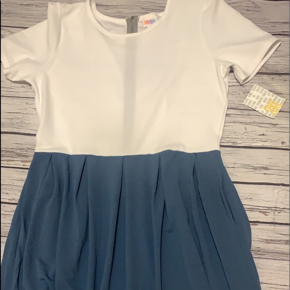 Lularoe Amelia - Picture 1 of 1